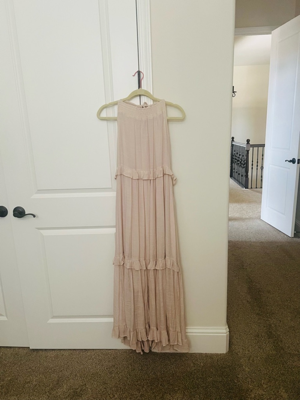 Beautiful neutral summer dress, flowing tiers. Very flattering.